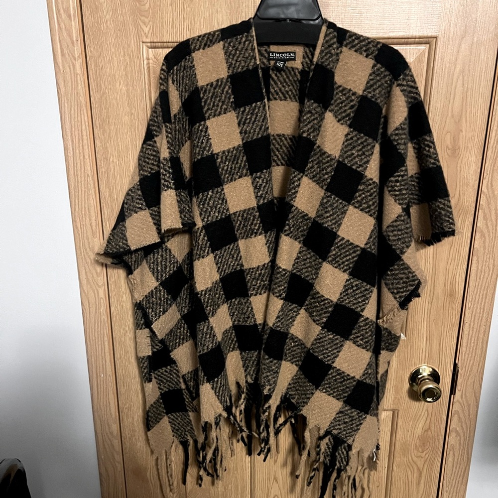 Lincoln Outfitters Women’s Shawl